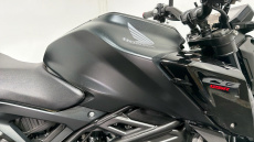 (23MY) Honda CB125R